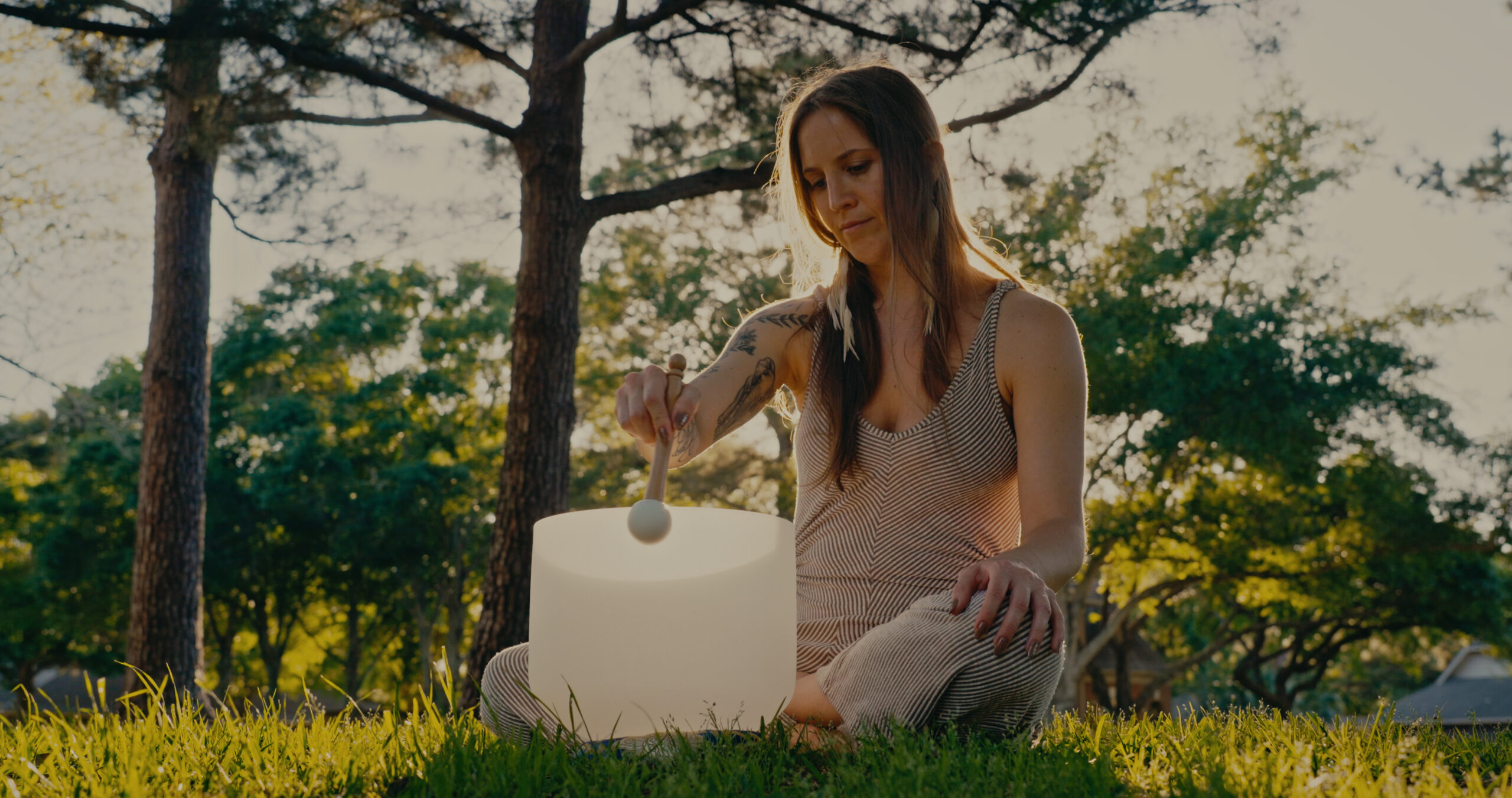 Crystal Oasis lifestyle ad still – family at home