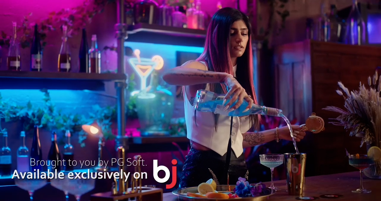 Tracked phone screen with welcome bonus graphic