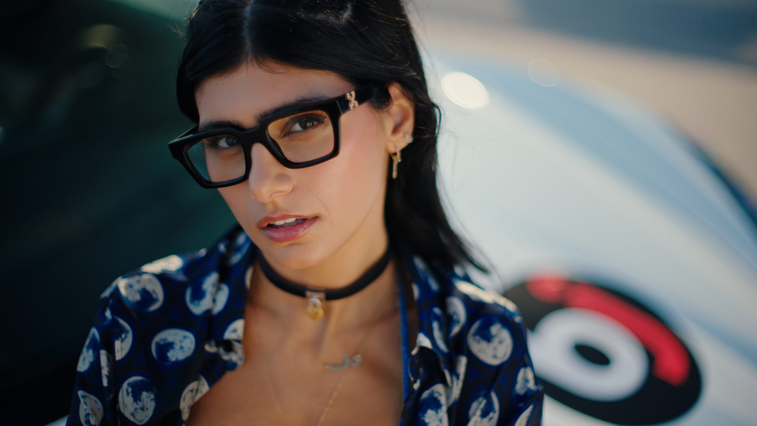 Motion graphic burst over device